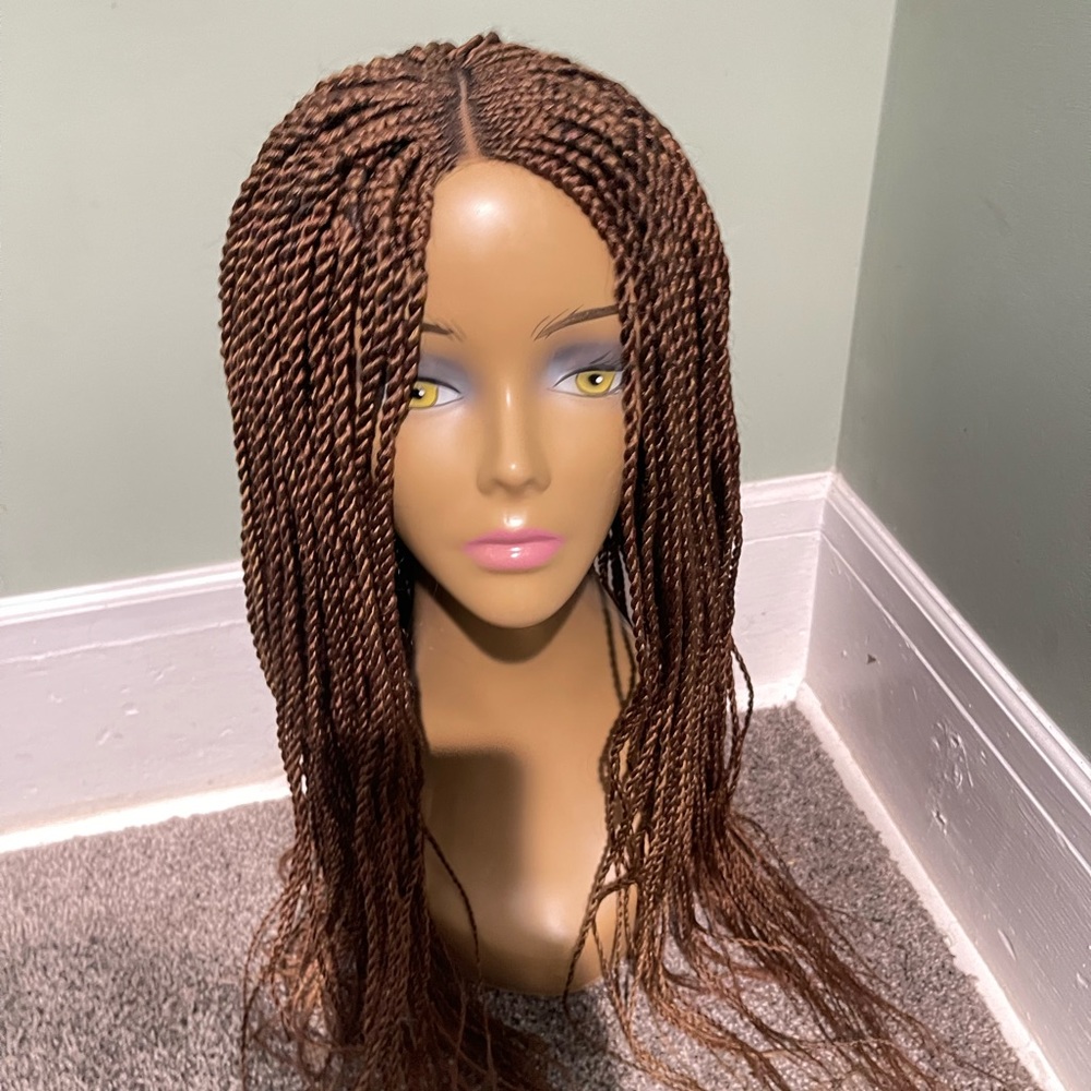 Braided wig - Picture 3 of 5